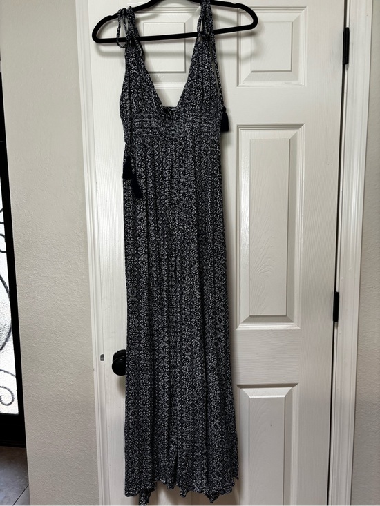 Lulus Dresses & Skirts - Navy blue & White Patterned Maxi Dress - Tie Strap Sundress